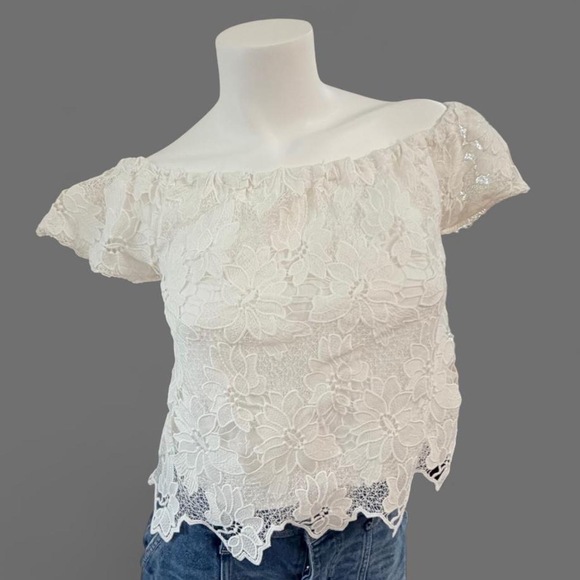 Kendall & kylie Tops - Kendall & kylie white lace top is an off-the-shoulder floral lace blouse Small
